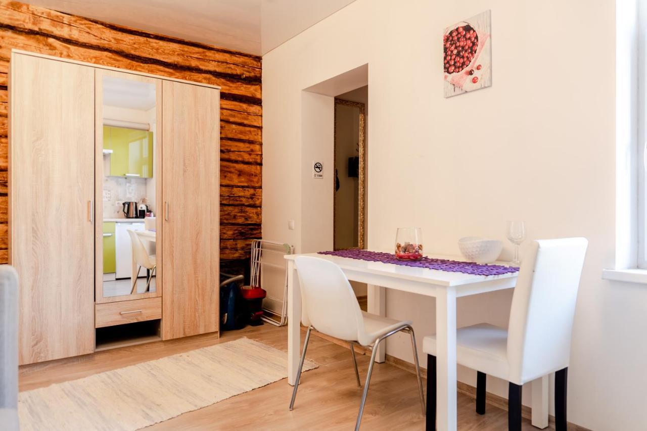 Contact Free Apartments With Free Parking Талин Екстериор снимка