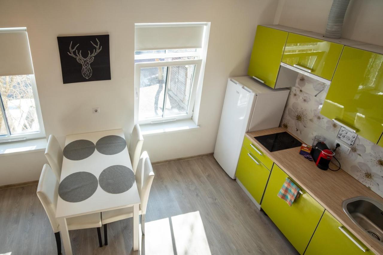 Contact Free Apartments With Free Parking Талин Екстериор снимка