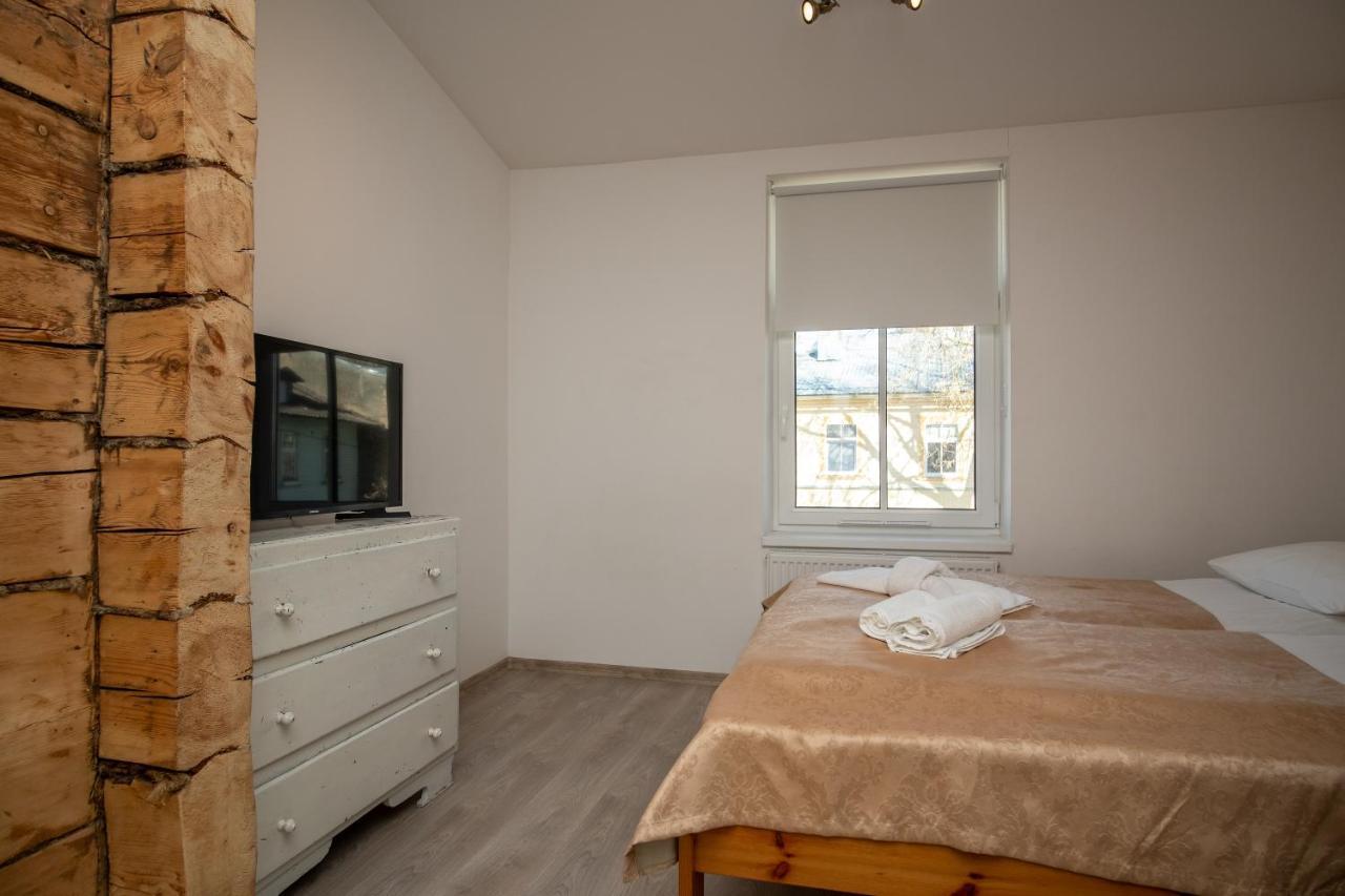 Contact Free Apartments With Free Parking Талин Екстериор снимка