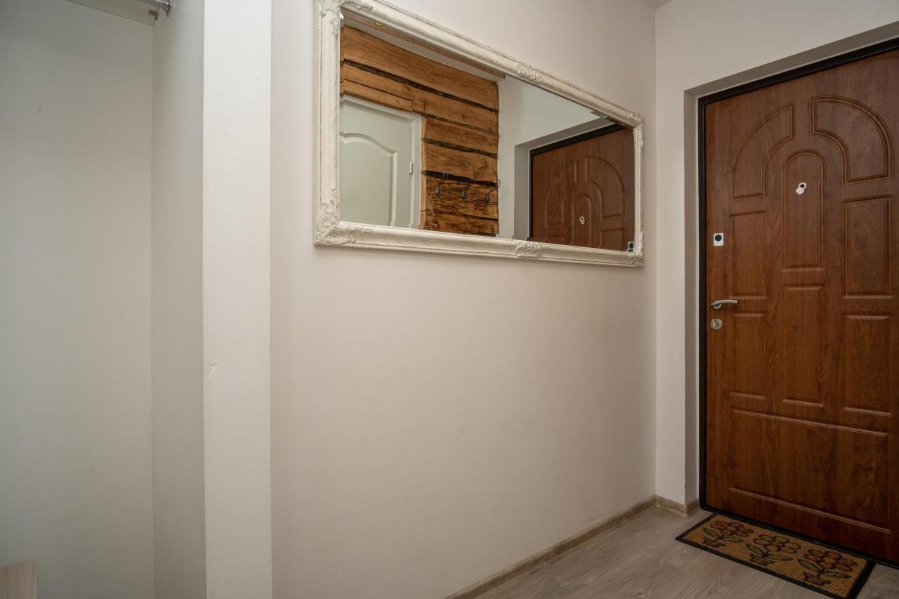 Contact Free Apartments With Free Parking Талин Екстериор снимка